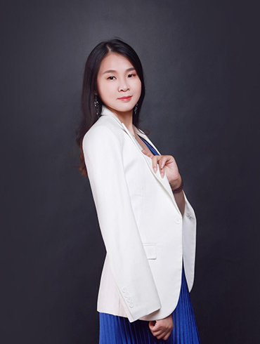 李心琦 